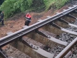 Jalur Rel Ambles di Tasikmalaya, Perjalanan Kereta Api Sementara Dihentikan