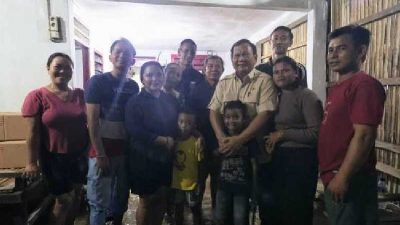 Presiden Prabowo Subianto Kunjungi Korban Banjir di Bekasi, Berikan Dukungan Moril