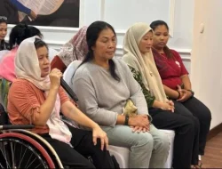 Hadir di DPR, Eks Pemain OCI Nangis Saat Ungkap Kekerasan dan Penyiksaan yang Dialaminya