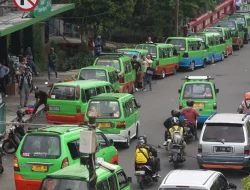 Waduh! Kompensasi Supir Angkot di Puncak Bogor Diduga Disunat