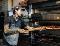 Kisah Inspiratif Christiano Wennmann, Tukang Pizza yang Menjadi Model di Paris Fashion Week