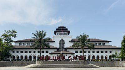 Dedi Mulyadi Buka Pos Pengaduan Masyarakat di Gedung Sate, Fokus pada Kesehatan, Pendidikan, dan Hukum