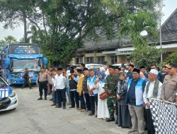 Ratusan Calon Jamaah Haji Kloter Pertama dari Majalengka Dilepas