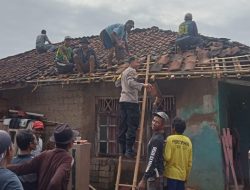 Puting Beliung Rusak Belasan Rumah di Kalijati Subang