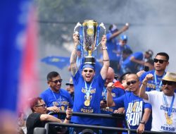 KDM Sebut Persib Juara karena Profesionalisme dan Cinta Bobotoh