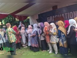 Lepas 822 Lulusan, Guru SMKN 1 Subang Nyanyikan Lagu Pileuleuyan dan Sampai Jumpa