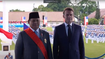 Prabowo Dianugerahi Tanda Kehormatan Tertinggi oleh Presiden Prancis