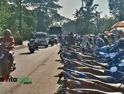 Menjelang Program Pemutihan Berakhir, Antrean Kendaraan di Samsat Subang Mengular hingga Badan Jalan