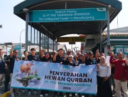 Peduli Sesama, PT. TKG Taekwang Indonesia Salurkan 17 Hewan Kurban untuk Warga Sekitar