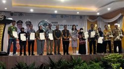 Lima Perusahaan Ritel Raih Penghargaan Pengurangan Kantong Plastik di Subang