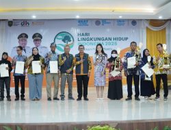 Lima Perusahaan Ritel Raih Penghargaan Pengurangan Kantong Plastik di Subang