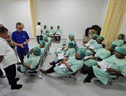 Ratusan Warga Majalengka Ikuti Operasi Katarak Gratis