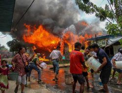 Rumah Dua Lantai Terbakar di Kembangan, Diduga Akibat Korsleting Listrik