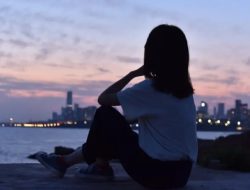 Bikin Cewek Kangen Tanpa Terlalu Usaha? Ini 7 Trik Psikologi yang Ampuh!