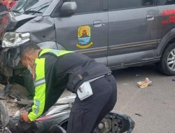 Ambulans Desa Tabrak Dua Motor di Cirebon, Satu Pengemudi Ojol Tewas