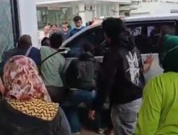 Minibus Tabrak Apotek RS PMC Pamanukan, Remaja Tewas dan Dua Luka-Luka