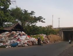 Tumpukan Sampah di Setupatok Cirebon Semakin Parah, Warga Resah dan Minta Tindakan Tegas