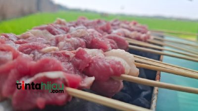 Bingung Masak Daging Kurban? Coba Resep Sate Kambing Kecap Pedas Ini!