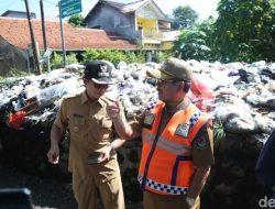 Bupati Cirebon Sidak TPS Liar di Kedawung, Imron Geram Lihat Sampah Menumpuk Lagi
