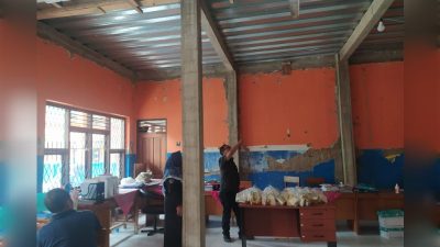 ‎PWI Majalengka Bantu Perbaikan Atap Kelas SLBB Lewat Program PWI Peduli Pendidikan