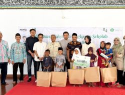 Jelang Masuk Sekolah, Masjid Dahana Bantu Perlengkapan Belajar untuk Yatim di Subang