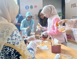 Ecoprint, Seni Batik yang Paling Menarik Perhatian dalam Workshop PKJB 2025
