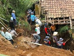 Pemuda 20 Tahun di Lembang Tewas Tertimbun Longsor Saat Tidur