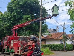 Cihuy Kembali Terang! Dishub Subang Kerahkan Skylift Perbaiki 5 Titik Lampu Jalan di Puri Subang Asri