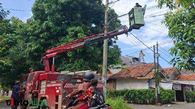 Cihuy Kembali Terang! Dishub Subang Kerahkan Skylift Perbaiki 5 Titik Lampu Jalan di Puri Subang Asri