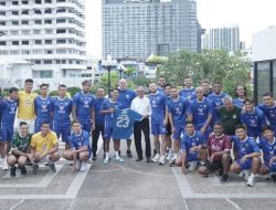 PERSIB Bandung Dikunjungi Tamu Kehormatan Saat TC di Thilang