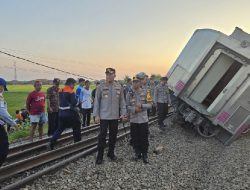 281 Penumpang KA Argo Bromo Anggrek yang Anjlok di Subang Lanjutkan Perjalanan ke Jakarta dengan Bus