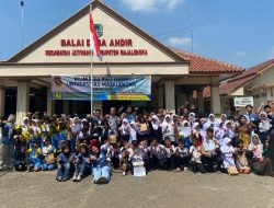 12 Mahasiswa KKN-T UNMA Hidupkan Semangat Literasi Anak Desa, Perpustakaan Baru Diresmikan