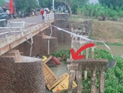 Diduga Sopir Mengantuk, Truk Terjun ke Sungai Tarum Timur di Purwadadi Subang