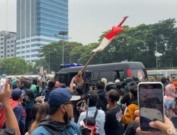 Demo Depan DPR Ricuh, Jalan Gatot Subroto Ditutup, 1.250 Personel Polisi Dikerahkan
