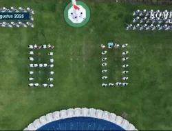 Formasi Angka 80 Warnai Upacara Penurunan Bendera HUT ke-80 RI di Istana Merdeka