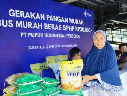 Masyarakat Happy Pupuk Indonesia Salurkan 2.574 Paket Beras SPHP