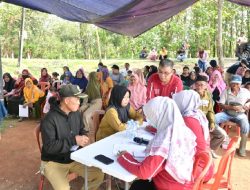 PT Dahana Gelar Pengobatan Gratis untuk Warga Desa Cibalandong, Subang