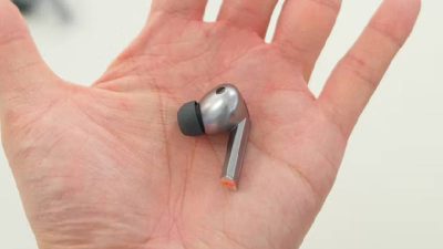 Samsung Bantah Tiru Desain AirPods pada Galaxy Buds 3 Pro