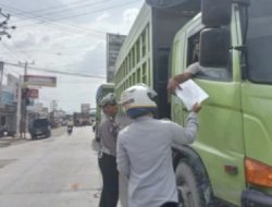 Truk Angkutan Material Bikin Macet & Kecelakaan di Rawabancet, Dishub Subang Gandeng Kepolisian