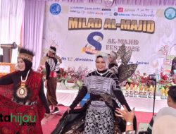 Bikin Heboh! Siswa dan Orangtua Fashion Show di Milad Ke-8 SMPIT Al-Majid Subang