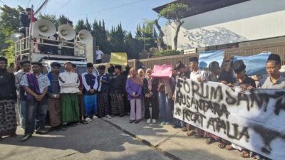 Forum Santri Nusantara Bandung Raya Datangi Rumah Atalia Praratya, Tuntut Permintaan Maaf 