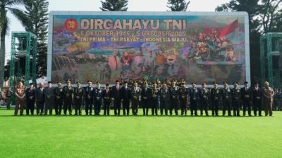 Upacara Militer dan Parade Spektakuler Warnai HUT ke-80 TNI di Bandung