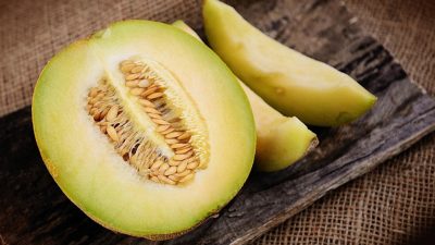 Cegah Dehidrasi dan Jaga Keseimbangan Cairan Tubuh, Berikut Manfaat Buah Melon untuk Kesehatan!