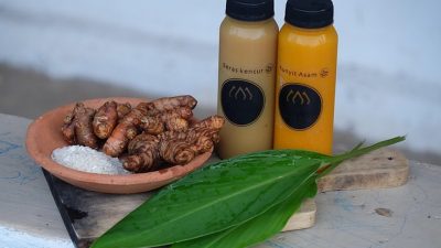 Salah Satu Minuman Tradisional yang Menyegarkan, Berikut Manfaat Jamu Beras Kencur!