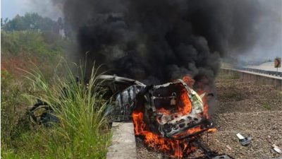 Minibus Terbakar di Tol Cisumdawu, Sopir Tewas di Lokasi