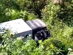 Mobil Pengangkut Paket Makanan Bergizi Gratis Masuk Jurang di Tasikmalaya