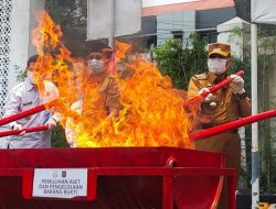 Sabu, Ganja, dan Uang Palsu Dimusnahkan Kejari Cimahi