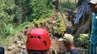 Banjir Lumpur Terjang Sukaratu, 14 Rumah di Tasikmalaya Terendam