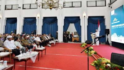 MMS Serahkan Manifesto Peradaban Sunda Raya ke Gubernur Jabar