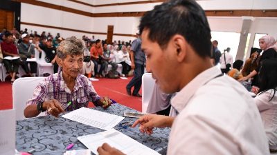 Pemprov Jabar Berikan Bantuan Uang Kontrakan untuk 379 Warga Terdampak Penertiban Bangunan Liar di Karawang